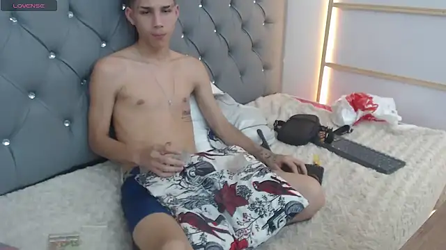 paul_ponce live sex cam
