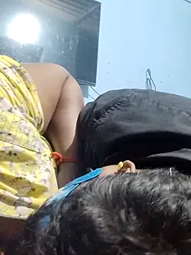 divyatamil143's cam snapshot