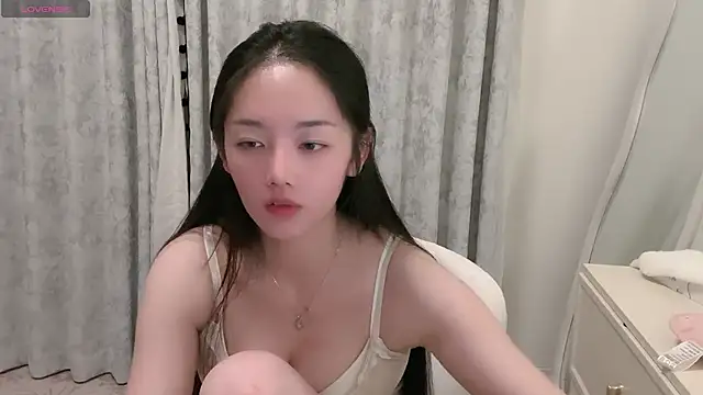 Eira-xue live sex cam