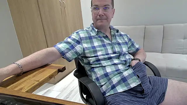 BrettJ81 live sex cam