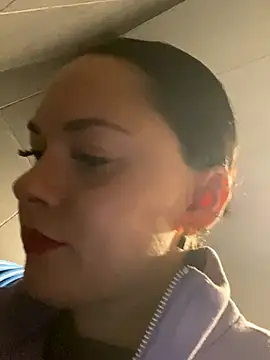 Luccreccia_ live sex cam