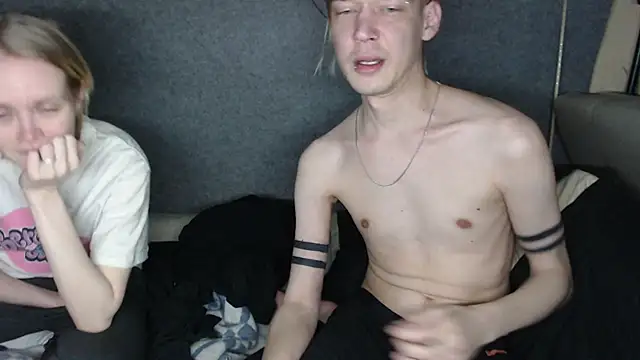 qustci-couple's cam snapshot