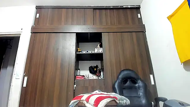 miss_bigcockts's cam snapshot