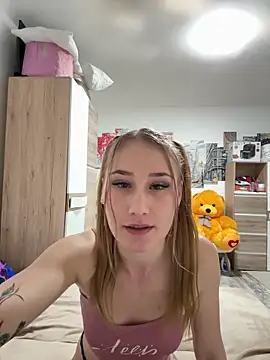 H3LLENE live sex cam