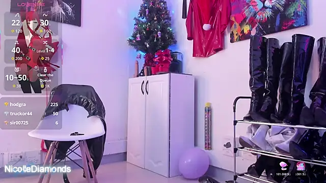 NicolleDiamonds_cg's cam snapshot