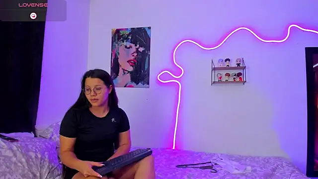 Dilan_and_Mia's cam snapshot