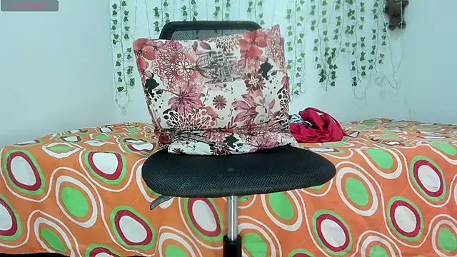 santhi_lee's cam snapshot