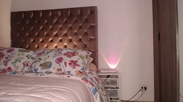 Roussmariehenao live sex cam
