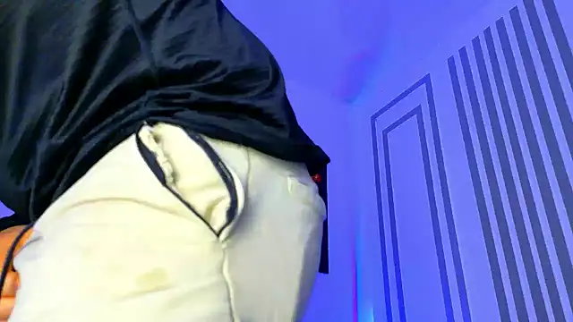 ALANNFERRER live sex cam