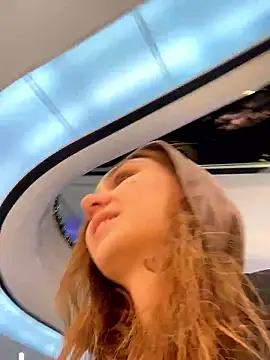 QuitieLia live sex cam