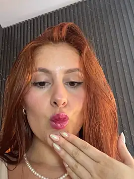 ALYSON_HARPER's cam snapshot