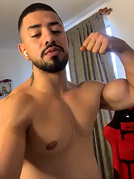 Ezzio_Scolaro live sex cam