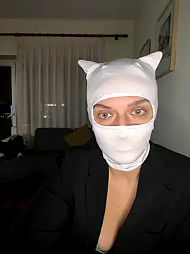 Nikki_Hoee's cam snapshot