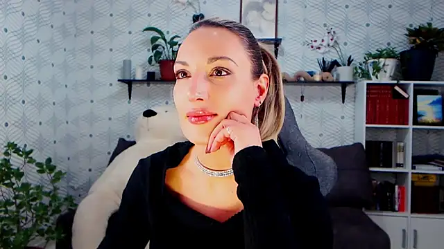 MillaXQueen's cam snapshot