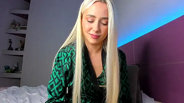 CrazyWomen's cam snapshot