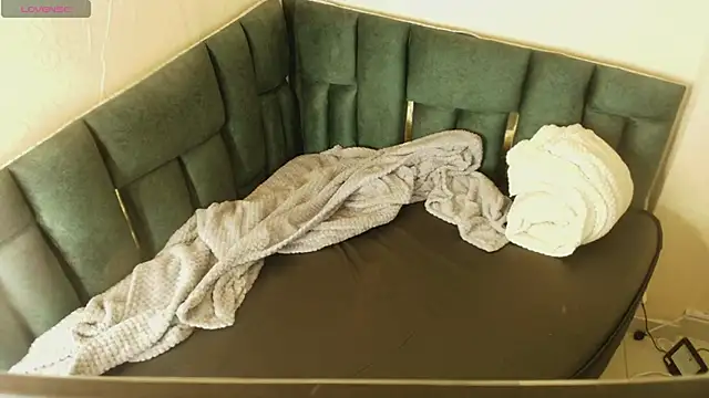 _Emily_rosee_'s cam snapshot