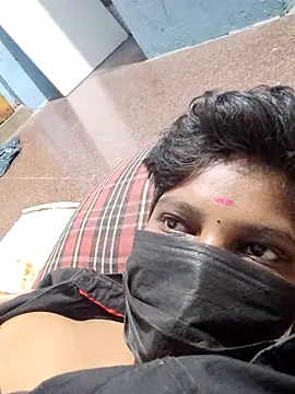 divyatamil143's cam snapshot