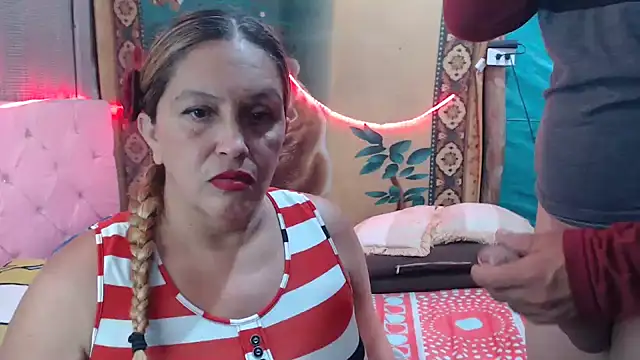 mom_son_dirty's cam snapshot