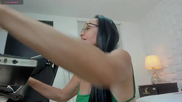 yulitza1025's cam snapshot