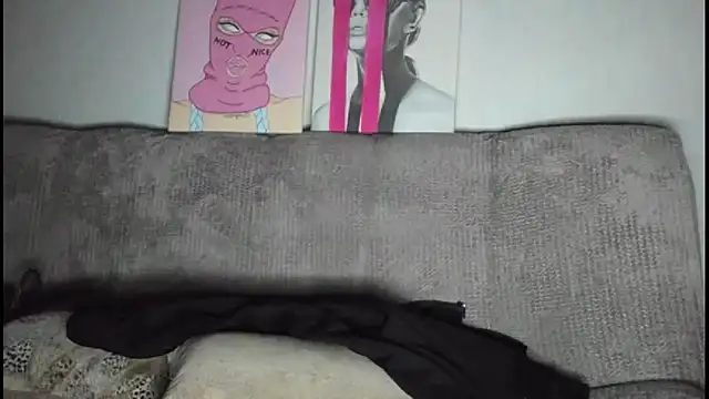 KisaModel's cam snapshot