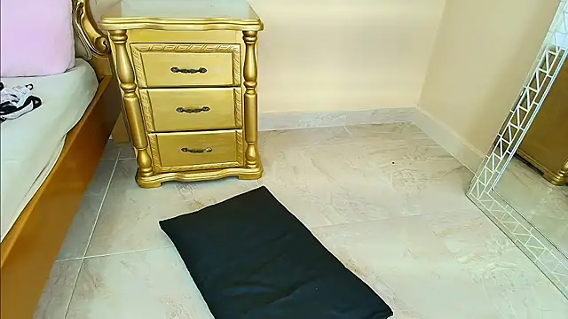 HallieStone's cam snapshot