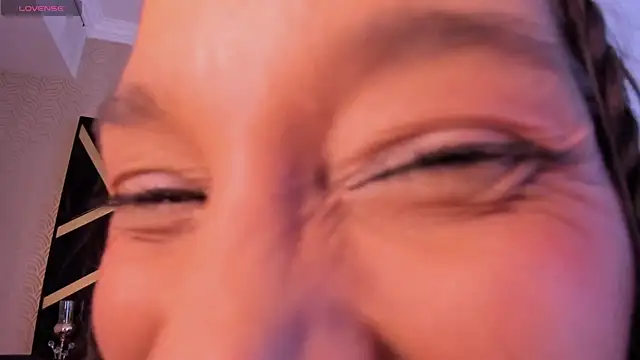 loraineblake's cam snapshot