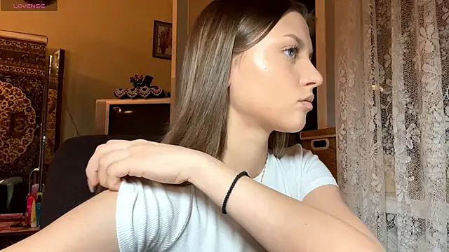 EnergeticMona live sex cam