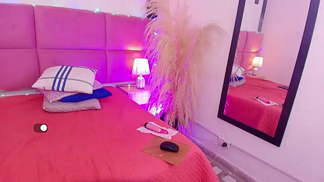 Zoe_aitanaa's cam snapshot