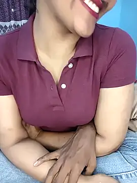 RomanticCouple432's cam snapshot