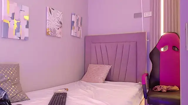 miacarterr_'s cam snapshot