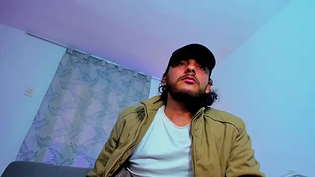 tuyo1995 live sex cam