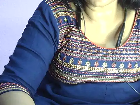 Pooja-suman's cam snapshot