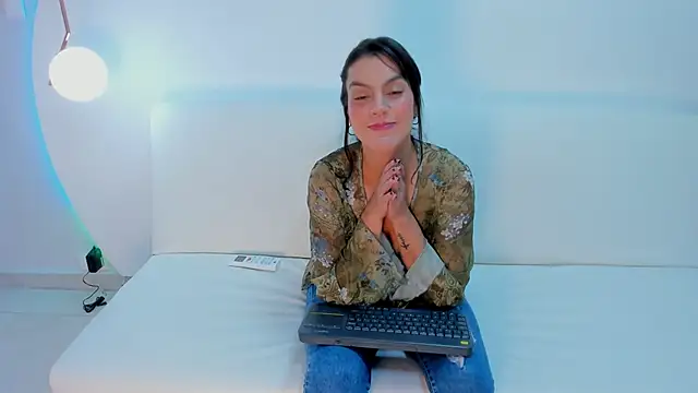 Ada_Monroe10's cam snapshot