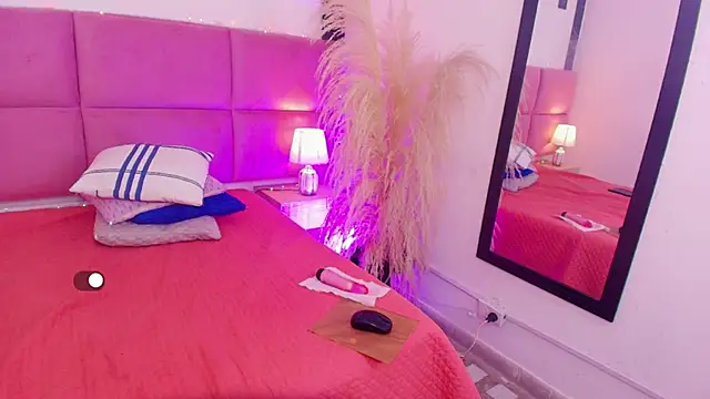 Zoe_aitanaa's cam snapshot