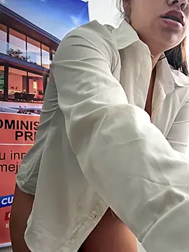 LIZ-06_'s cam snapshot