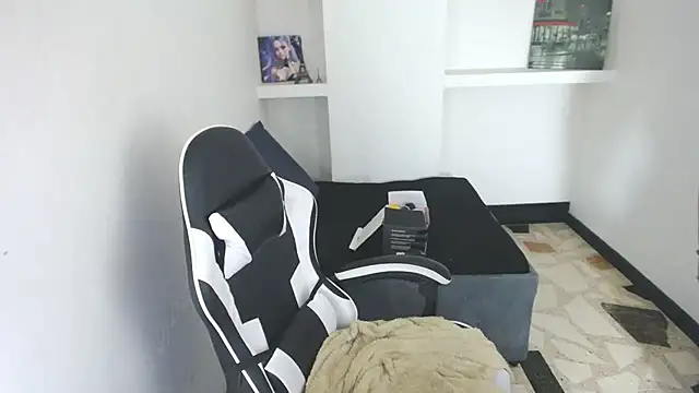 Charis_21's cam snapshot