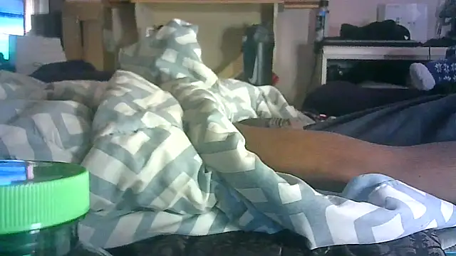 ON3YOULLN3VER_FIR3's web cam