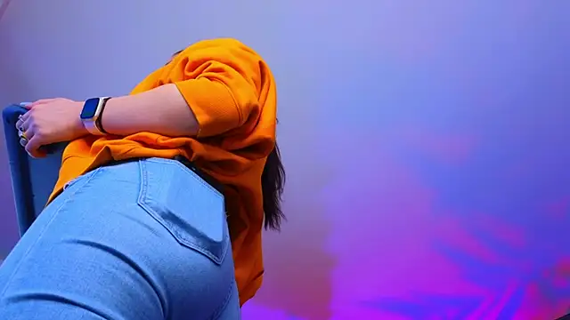 HotBustyBabeX's cam snapshot