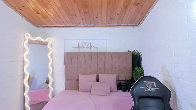 juanita_tay's cam snapshot