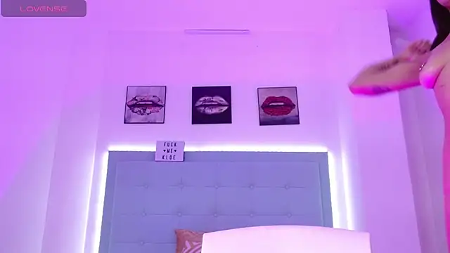 Kloe_Watson's cam snapshot