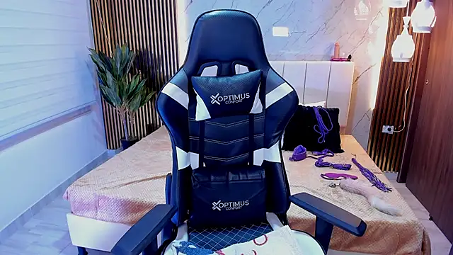 Lyra_Black_'s cam snapshot