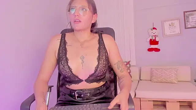 liaa_moretti_'s cam snapshot