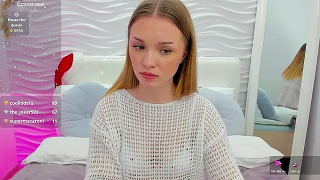 VirginOlly's cam snapshot