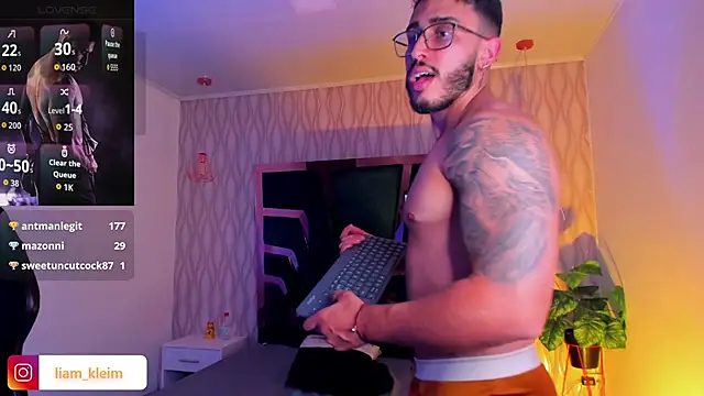 Liam_Kleiin's cam snapshot