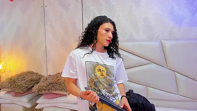 laurettedela_rouse's cam snapshot