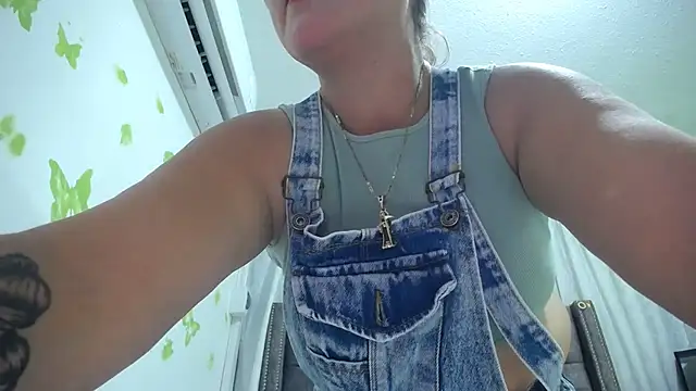 ANA-BULLOCK-'s cam snapshot