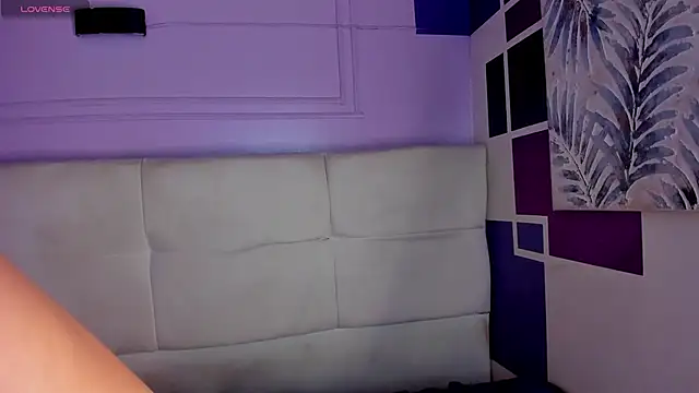 Alejita699 live sex cam