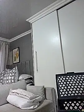 Zee_Online's cam snapshot