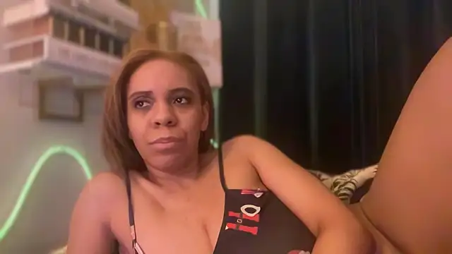 Sanaawest's cam snapshot