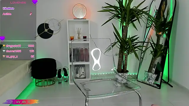 AnyssyaHot live sex cam